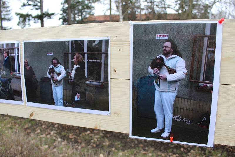 Nový baby box ve Strakonicích je oficiálně v provozu.