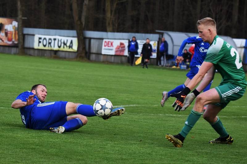 Fotbalová divize: Otava Katovice - Petřín Plzeň 3:0 (2:0).