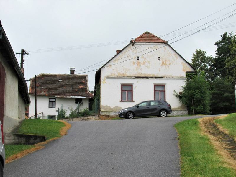 Krejnice leží v předhůří Šumavy 18 km od Strakonic.