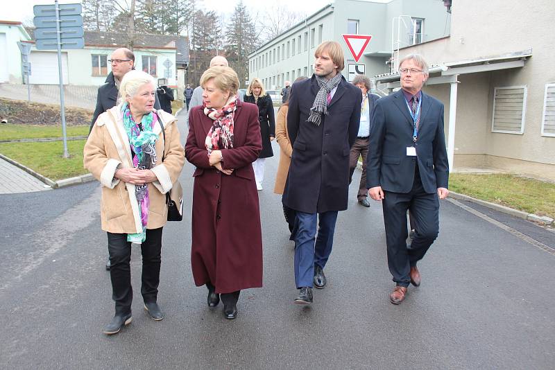 Ministr zdravotnictví Adam Vojtěch navštívil strakonickou nemocnici.