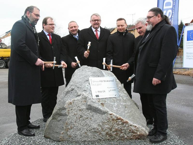 Slavnostní zahájení výstavby severního dopravního půloblouku ve Strakonicích.