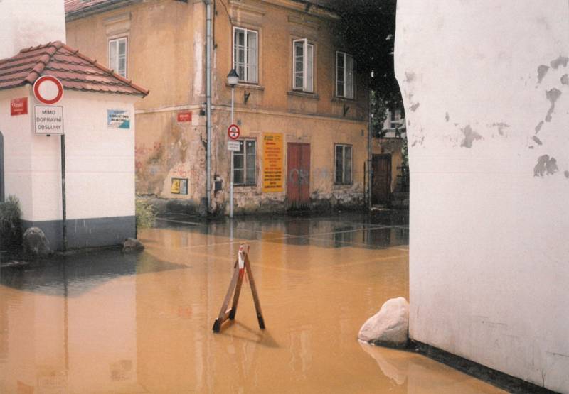 Velká voda spláchla v roce 2002 i České Budějovice