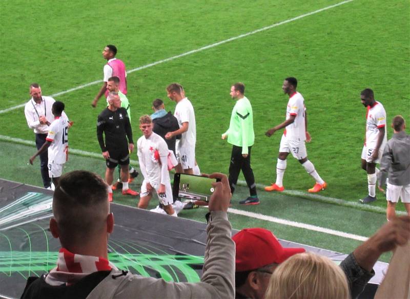 Strakoničtí fandové Slavia Praha vyrazili na Konferenční ligu proti FC Ballkani.