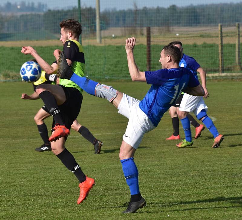 Fotbalový krajský přebor: Osek - Lom u Tábora 1:1.