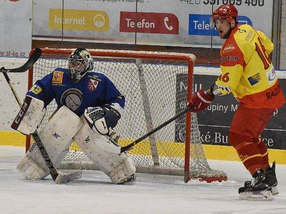 Základ postupu přes Veselí nad Lužnicí položila Radomyšl domácím vítězstvím 3:0. Postupuje do semifinále.