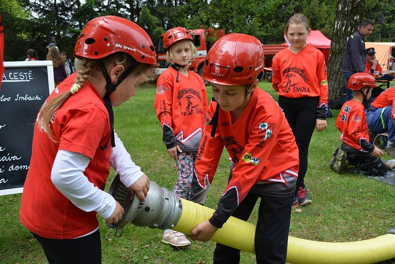 OBRAZEM: Soutěživý duch, sportovní nadšení a vůle vyhrát byly atributy, které v sobotu 5. května spojovaly mladé hasiče na letním areálu plaveckého stadionu Na Křemelce ve Strakonicích.