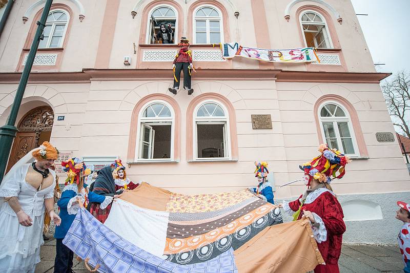 Masky prošly Blatnou.