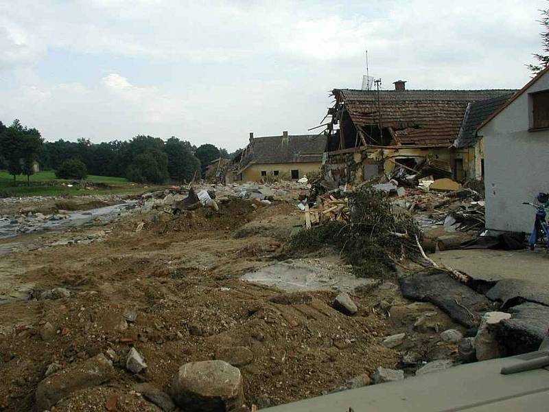 Předmíř a Metly doslova vzala voda- povodně 2002.