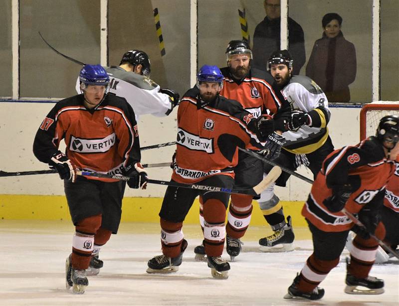 HC Strakonice – TJ Hluboká nad Vltavou Knights 8:5 (5:3, 1:1, 2:1).