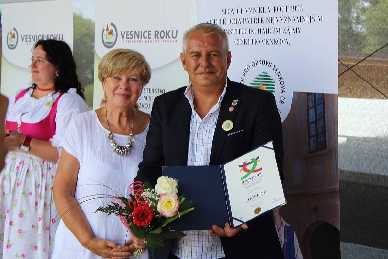Do Čejetic na Strakonicku si v pátek 9. srpna 2019 přijeli vítězové soutěže Jihočeská vesnice roku 2019 pro své stuhy a ocenění.