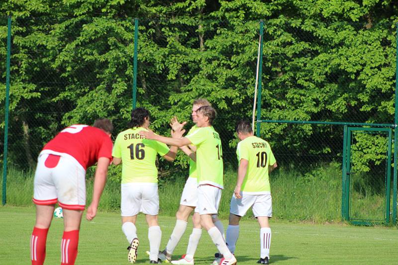 Fotbalová I.B třída: Strunkovice - Stachy 1:2.