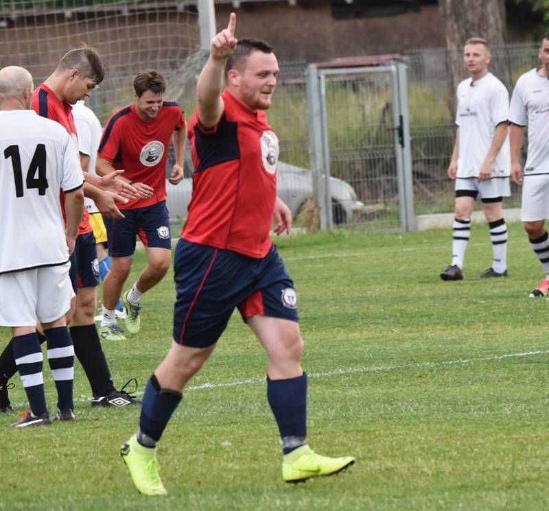 Přátelský fotbal: Sokol Cehnice - HC Strakonice 2:2 (0:1).