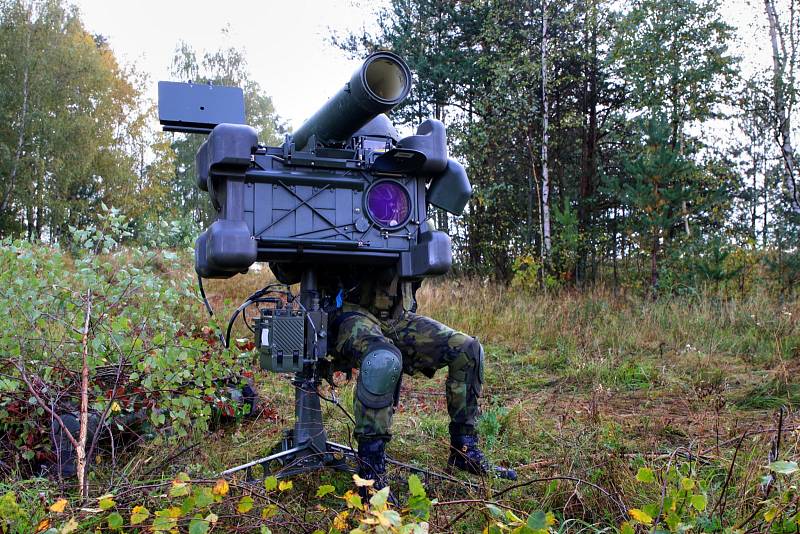 Téměř 300 strakonických vojáků se ve dnech 4. až 15. října zúčastnilo v Boleticích na Českokrumlovsku taktického cvičení. Kromě vojáků zde bylo přítomno skoro 100 hodnotitelů z NATO, kteří vojáky přezkušovali.