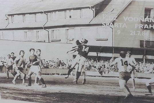 Fotbal ve Vodňanech slaví 125 let. Poznáte své soupeře a spoluhráče?
