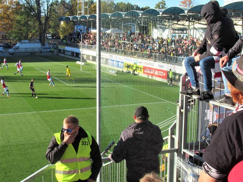 Strakoničtí fanoušci Slavie nemohli chybět na Dynamu.