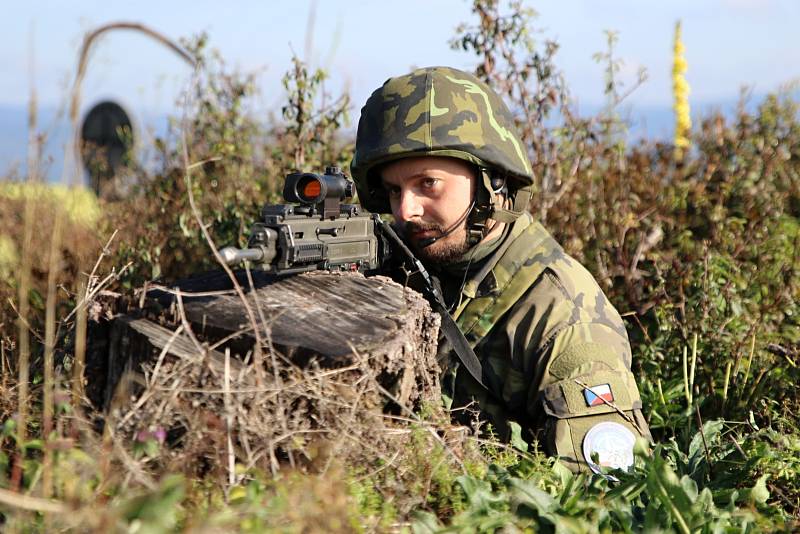 Téměř 300 strakonických vojáků se ve dnech 4. až 15. října zúčastnilo v Boleticích na Českokrumlovsku taktického cvičení. Kromě vojáků zde bylo přítomno skoro 100 hodnotitelů z NATO, kteří vojáky přezkušovali.