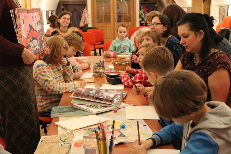 Dny poezie a mluveného slova přinesly do Strakonic mnoho zajímavých akcí. Návštěvníci mohli zavítat například na zážitkové poetické semináře nebo dílny tvůrčího psaní.