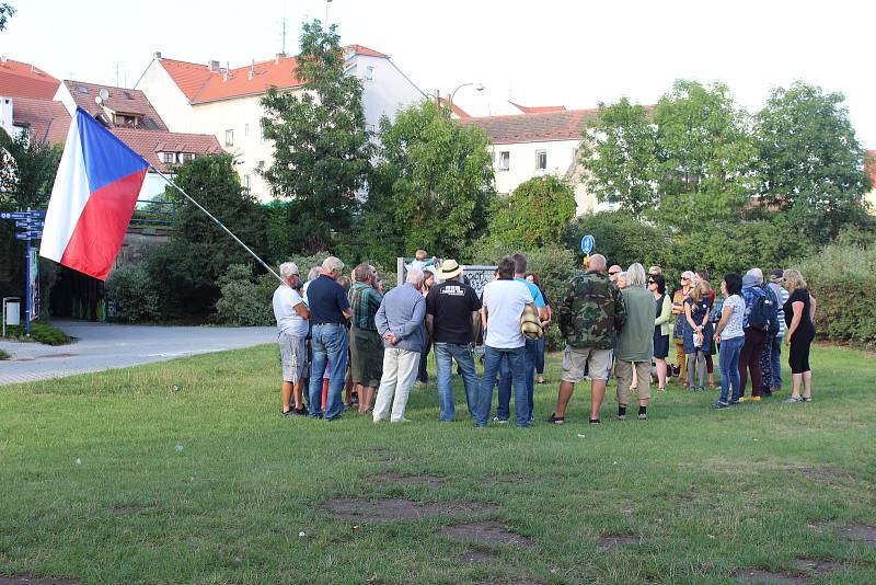 Setkání ve Strakonicích se zúčastnilo zhruba 40 lidí.