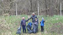 Na sobotu 17. dubna připravilo Ekocentrum Šmidingerovy knihovny Strakonice úklid okolí Staré řeky ve Strakonicích.