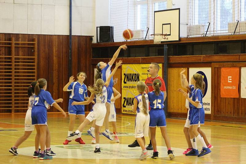 Superfinále zakončilo ročník Školské ligy v basketbale.