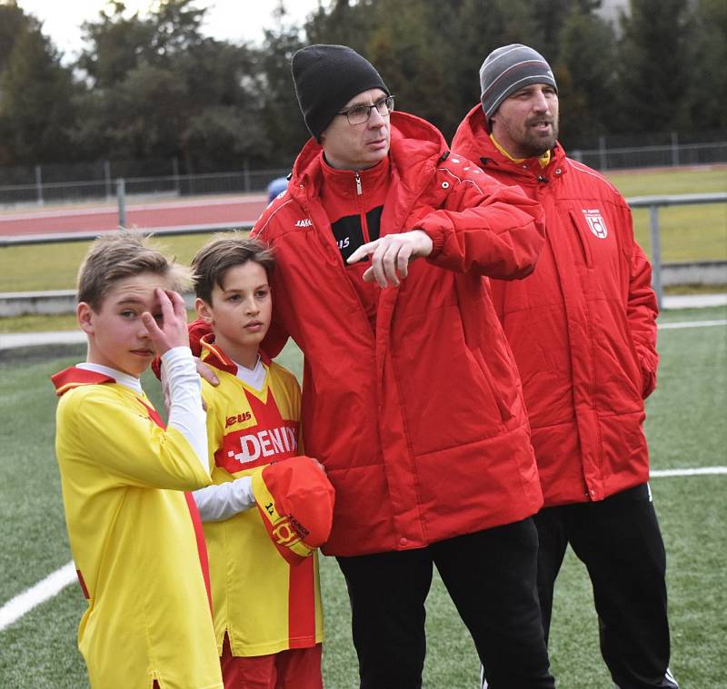 Žáci Junioru Strakonice se v přípravě utkali s fotbalisty FC MAS Táborsko.