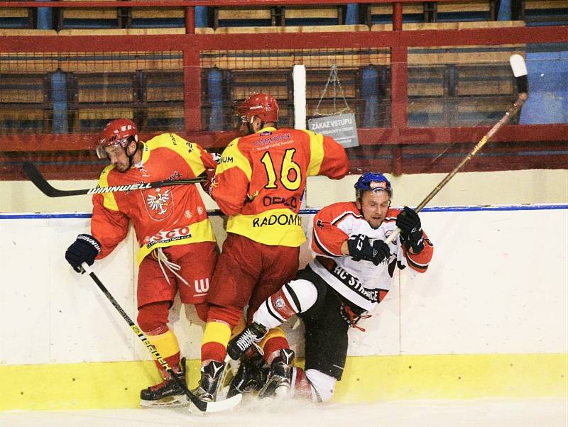 O pohár ředitele pivovaru Dudák: HC Strakonice - HC Radomyšl 2:1.