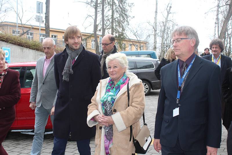 Ministr zdravotnictví Adam Vojtěch navštívil strakonickou nemocnici.