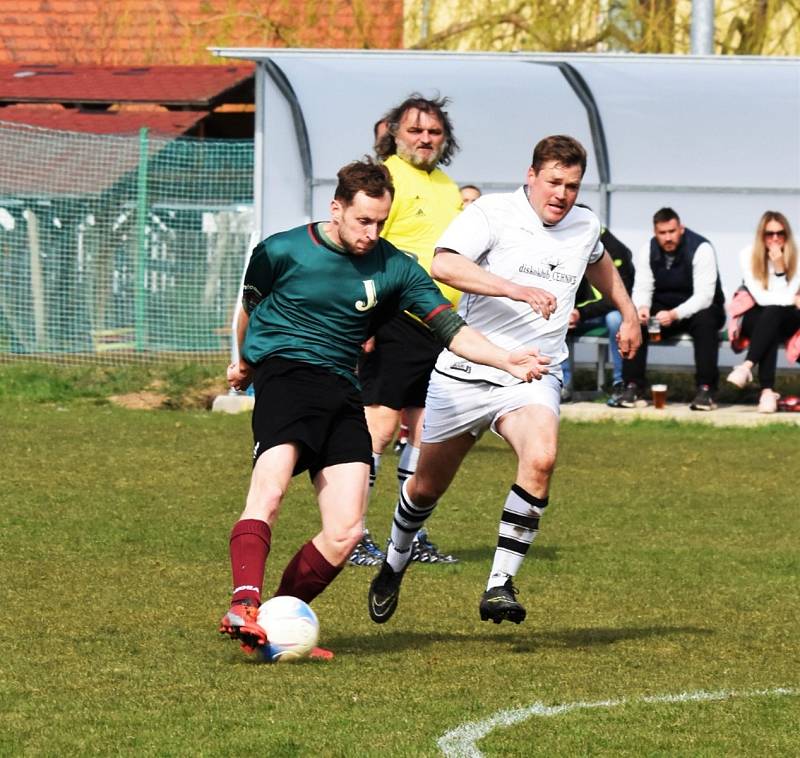 III. třída Strakonicka:Cehnice B - Štěkeň B 2:5.