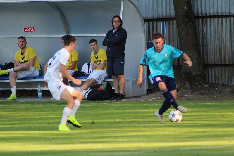 Fotbalová divize A: Katovice - Mariánské Lázně 1:3 (1:2).