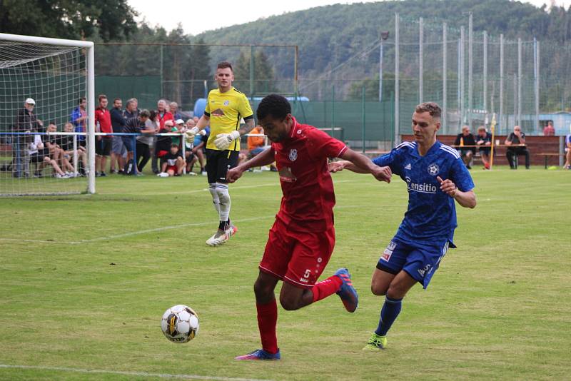 Fotbalová divize: Katovice - Komárov 2:1 (2:1).