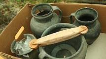 Výpal středověké keramiky ve Volyni. 