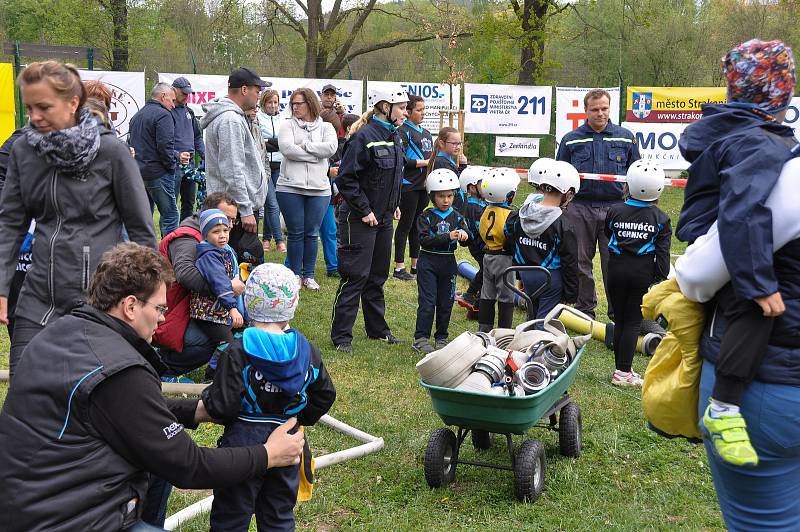 Na Křemelce ve Strakonicích se v sobotu 4. května uskutečnil již dvanáctý ročník soutěže kolektivů mladých hasičů Otavský Plamínek.