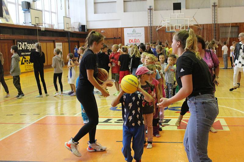 Superfinále zakončilo ročník Školské ligy v basketbale.