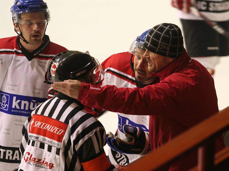 Hokejisté Strakonic porazili Veselí nad Lužnicí na nájezdy 3:2.