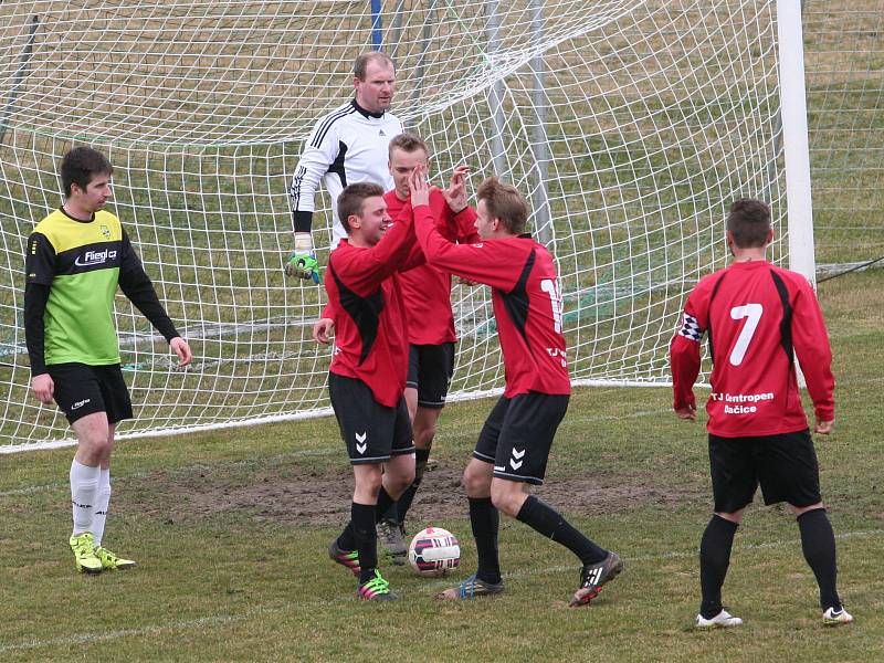 Fotbalisté Oseku doma utrpěli debakl s Dačicemi 1:6.