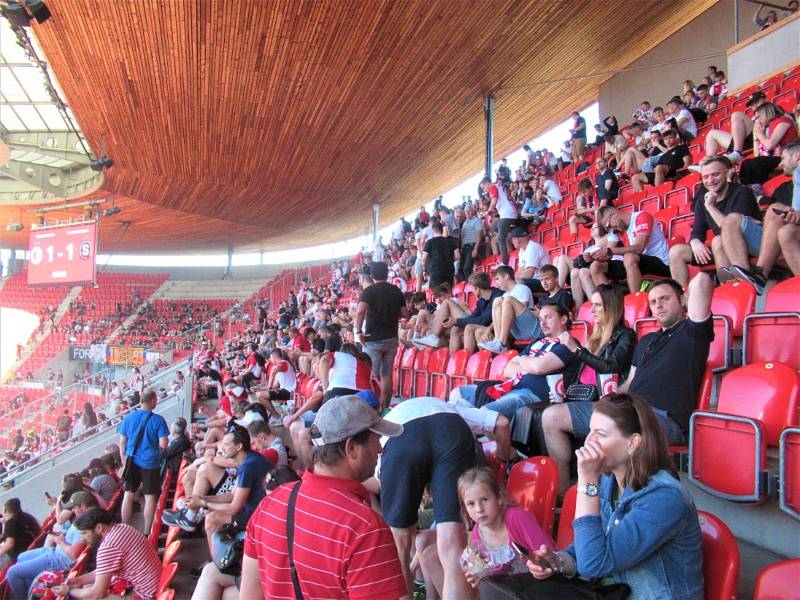 Strakoničtí Slávisté tentokrát odjížděli po derby z Edenu zklamaní. Jejich tým podlehl rivalovi ze Sparty.