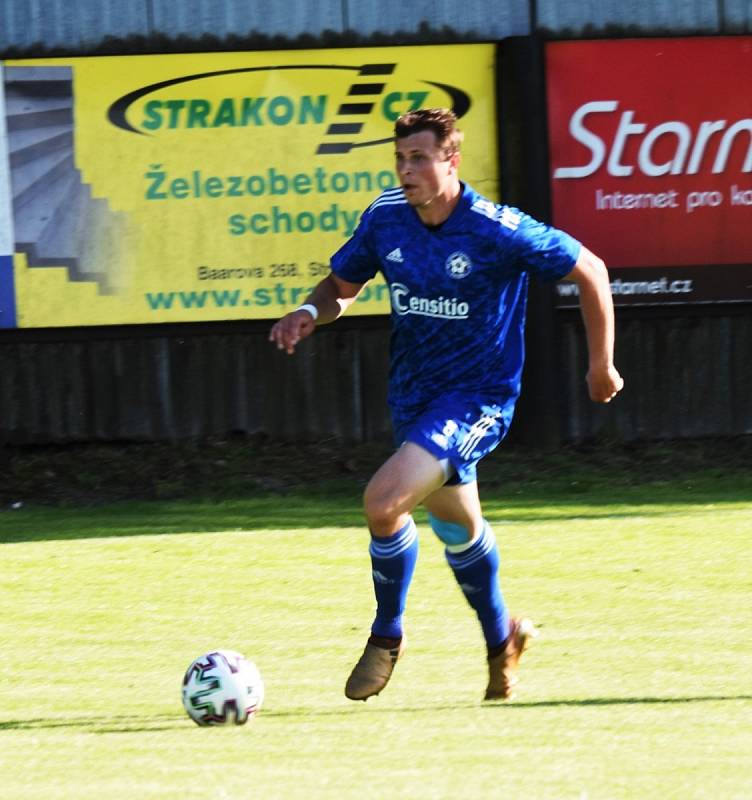 Fotbalová divize: Katovice - Jindřichův Hradec 1:0 (1:0).