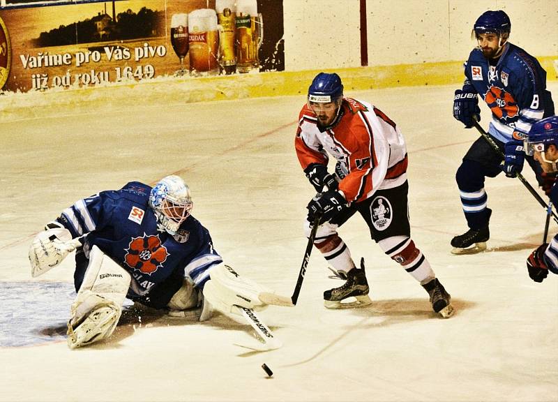 Hokejová Krajská liga: HC Strakonice -  OLH Spartak Soběslav 3:4.