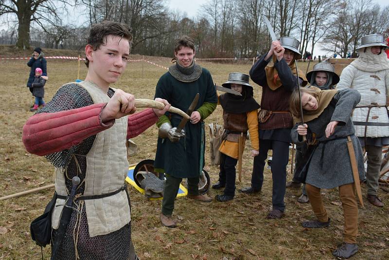 Akce se zúčastnilo 150 bojovníků, osm koní a tři a půl tisíce diváků.