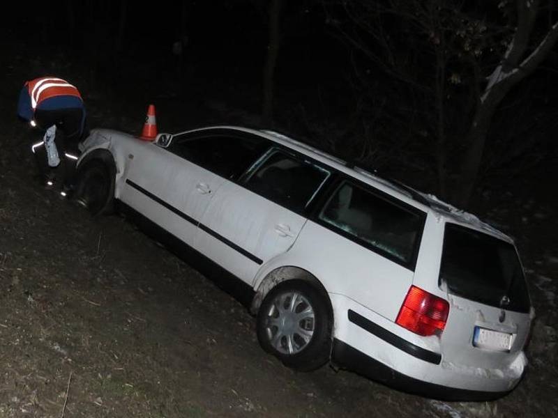 Opilý řidič na Strakonicku způsobil nehodu a pak ujížděl policistům.