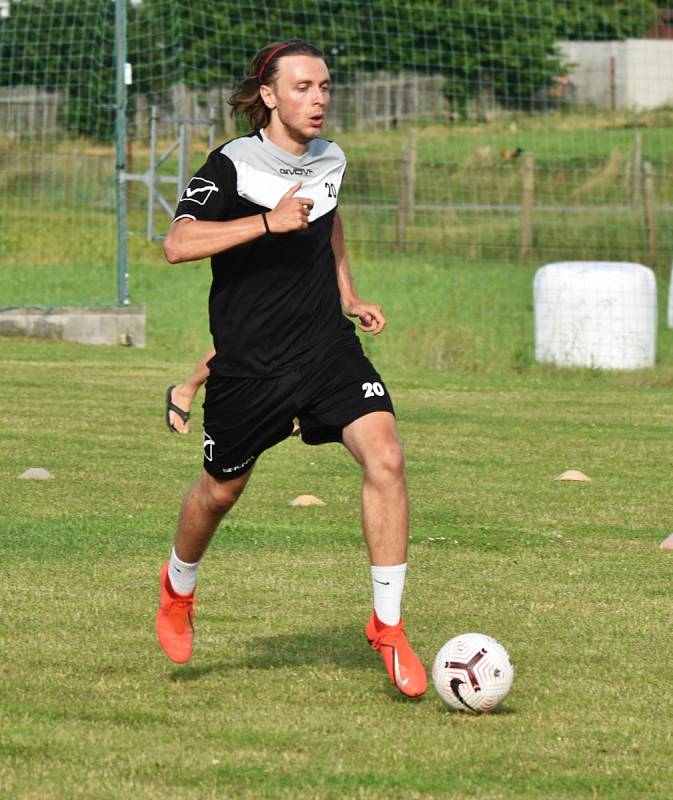 Fotbalisté Oseka již začali přípravu na novou sezonu v krajském přeboru.