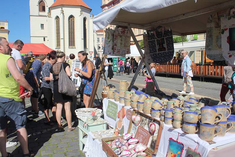 Sobotní program rybářských dnů na vodňanském náměstí.