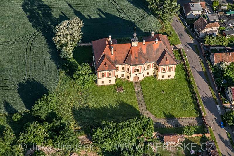 Zámek Sloupno, okres Hradec Králové.