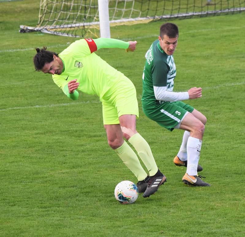 Fotbalový KP: Osek - Český Krumlov 3:1 (3:1).