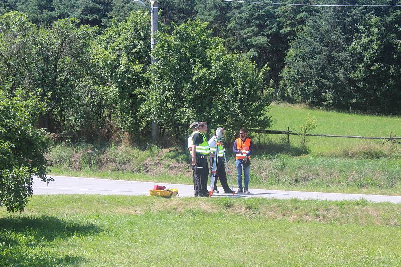 V Mačkově na přejezdu došlo k nehodě auta a vlaku.