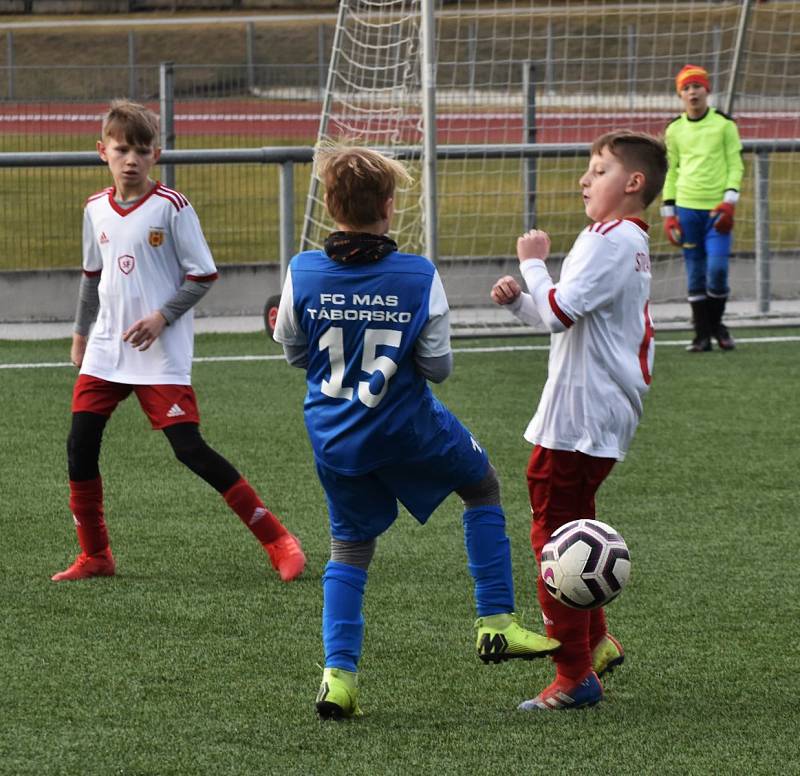 Žáci Junioru Strakonice se v přípravě utkali s fotbalisty FC MAS Táborsko.