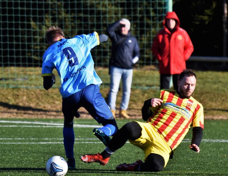 Přípravný fotbal: Junior Strakonice - Nepomuk 6:2 (4:0).