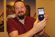 Ocenění dárců krve - Martin Bohuslávek obdržel Zlatí kříž ČČK III. třídy za 80 odběrů.