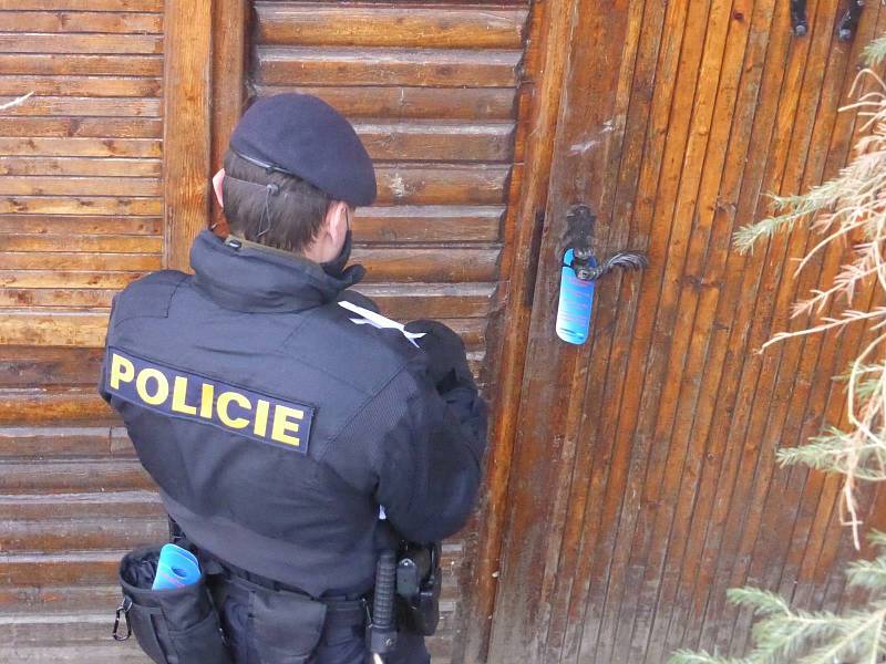 Volyňští policisté kontrolovali chatové oblasti.