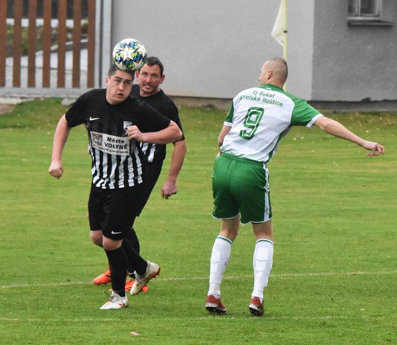 Fotbalová I.B třída: Střelské Hoštice - Volyně 3:0.